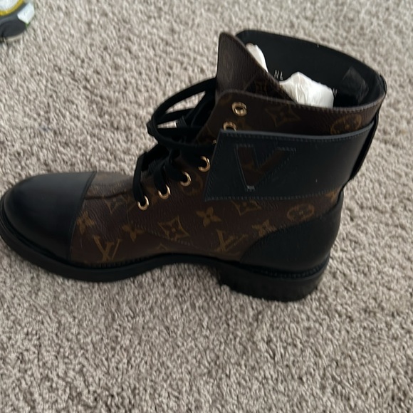 Authentic louis Vuitton wonderland boots size 39 1/2 - Picture 5 of 7